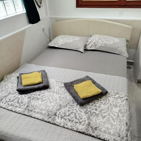 Apartman Art โกตอร์ ภายนอก รูปภาพ
