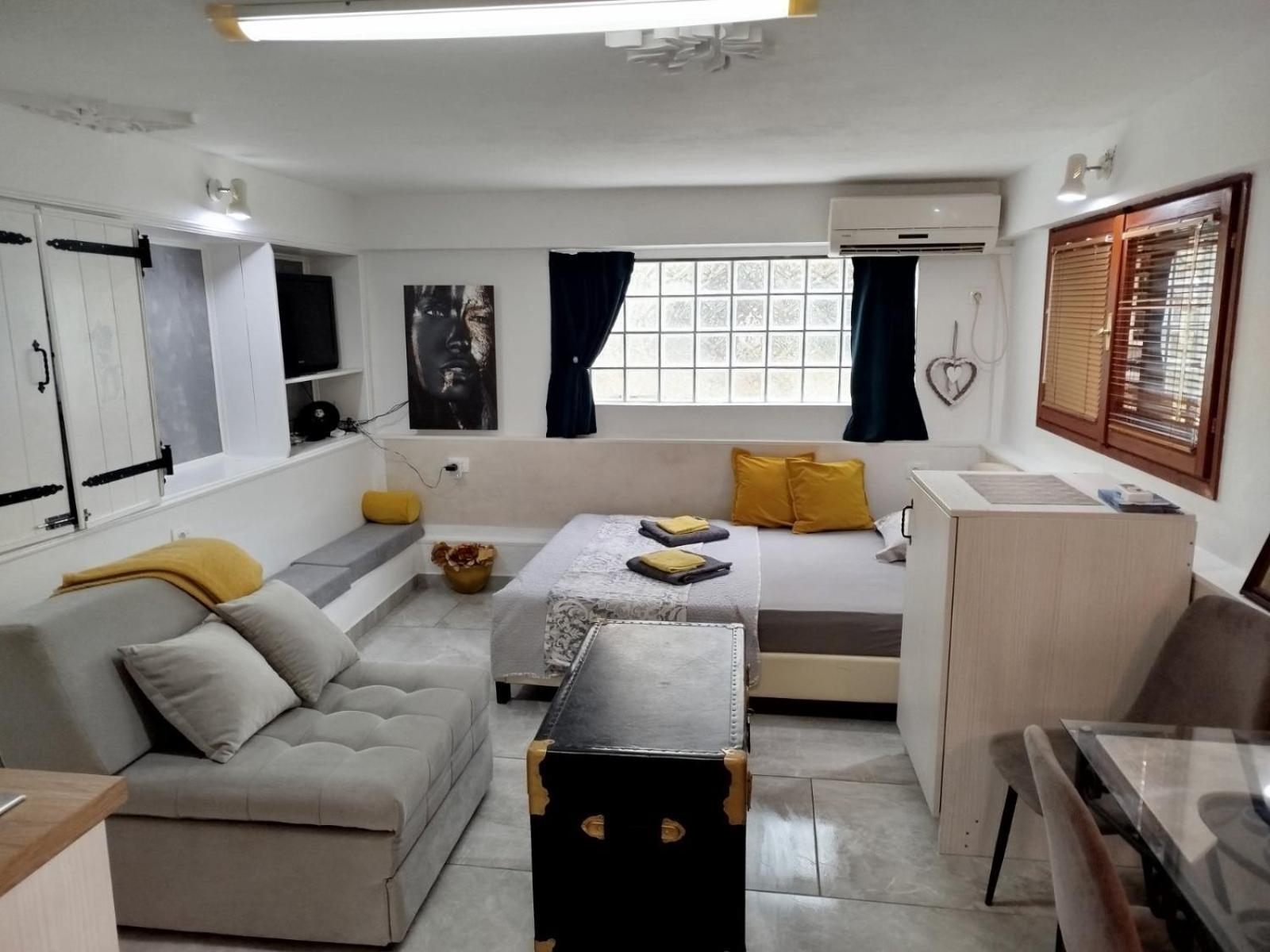 Apartman Art โกตอร์ ภายนอก รูปภาพ
